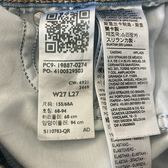 Levi's Boyfriend Straight Leg Jeans in Light Blue Wash. Size 27 - Picture 8 of 10